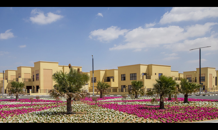 Dubai Villas: Can Owners Legally Rent Each Floor to a Different Family?